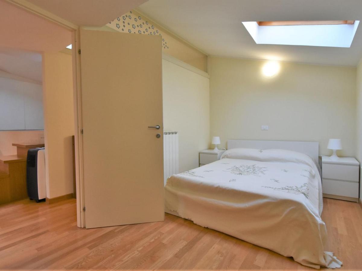 Apartment Duomo Mansarda By Interhome Iseo Exterior photo