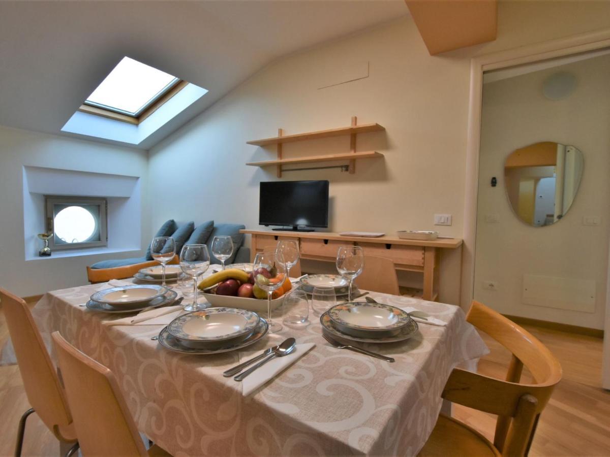 Apartment Duomo Mansarda By Interhome Iseo Exterior photo